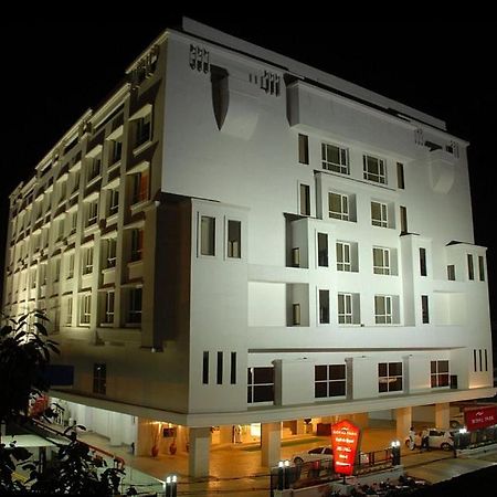 Royal Park Kakinada Hotel Екстериор снимка