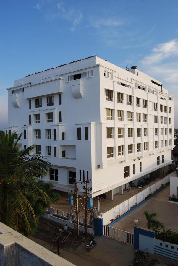 Royal Park Kakinada Hotel Екстериор снимка
