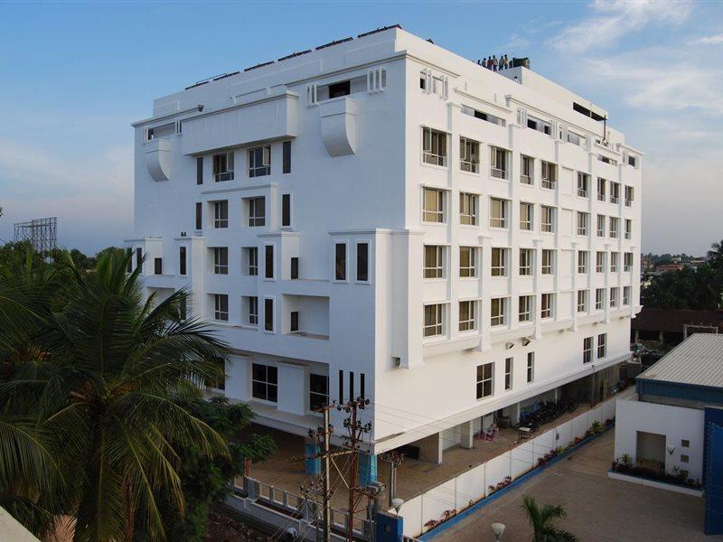 Royal Park Kakinada Hotel Екстериор снимка