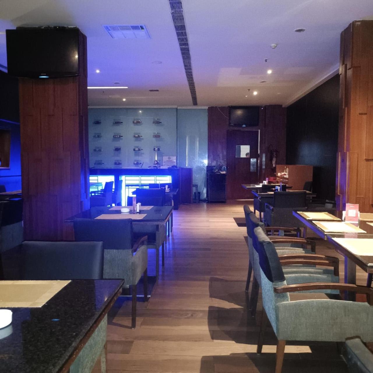 Royal Park Kakinada Hotel Екстериор снимка