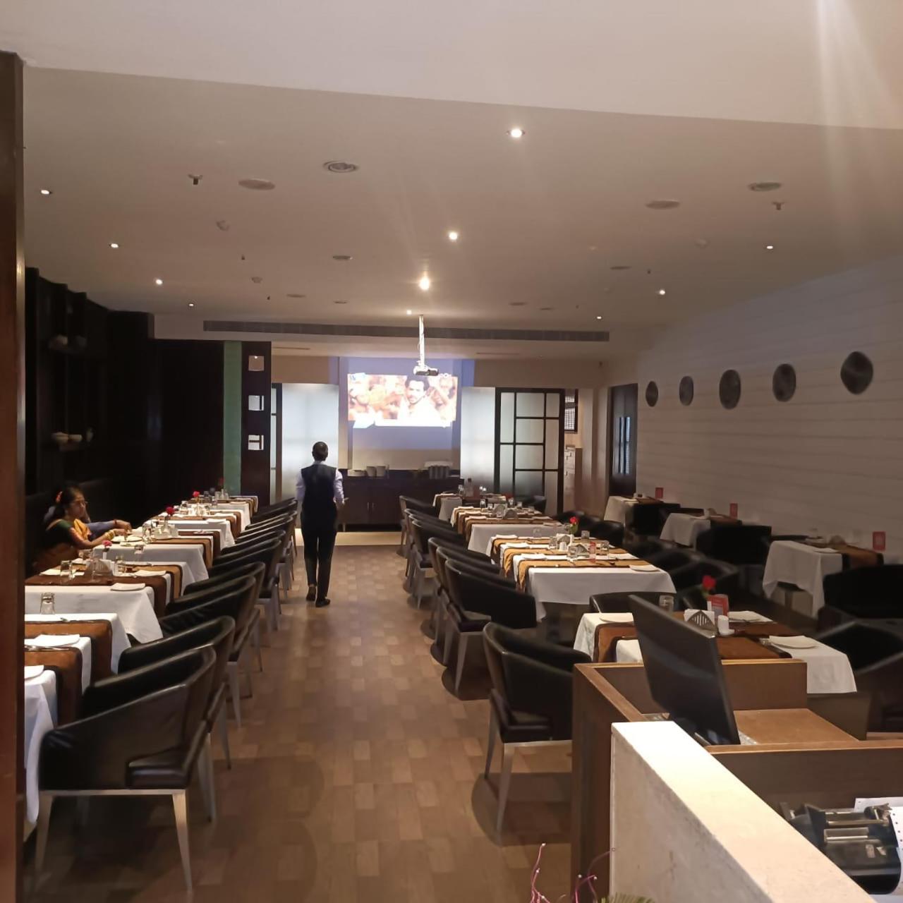 Royal Park Kakinada Hotel Екстериор снимка
