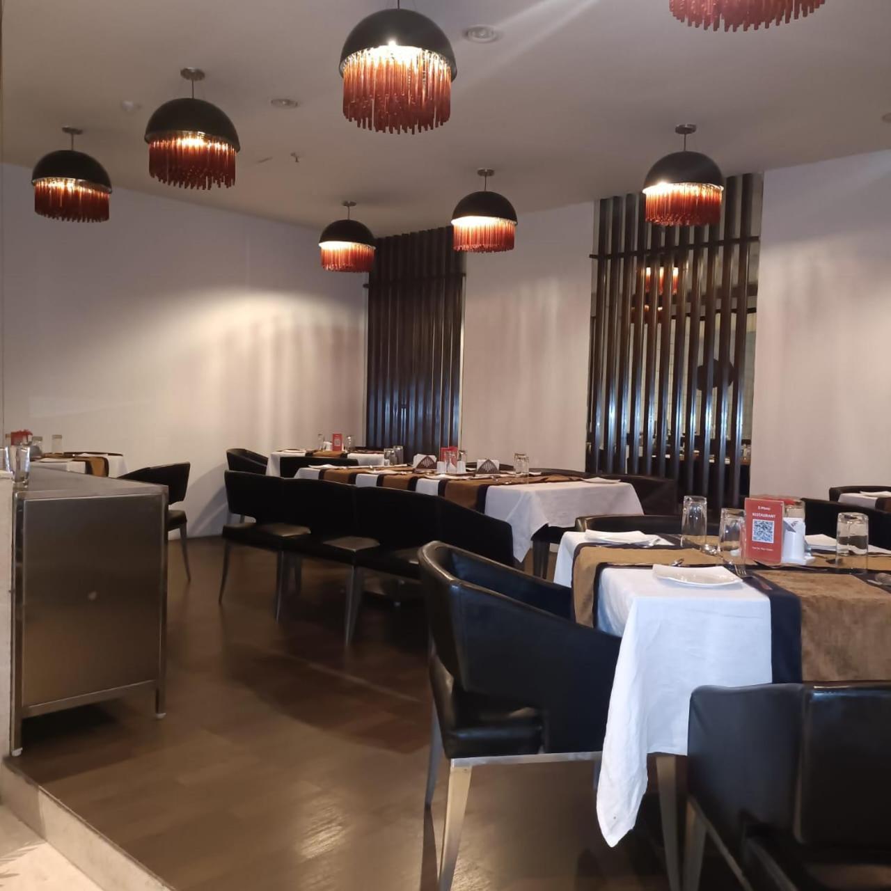 Royal Park Kakinada Hotel Екстериор снимка