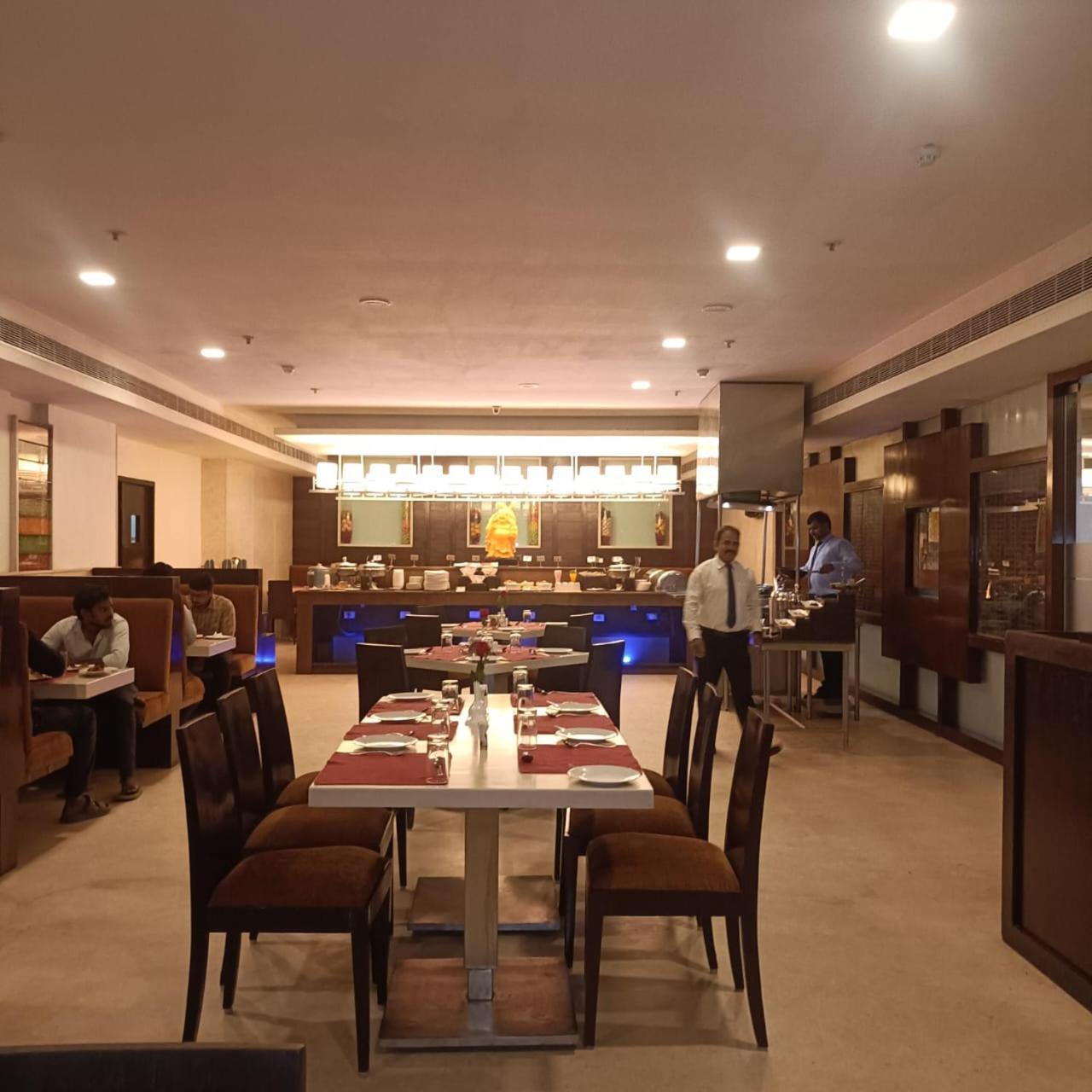 Royal Park Kakinada Hotel Екстериор снимка