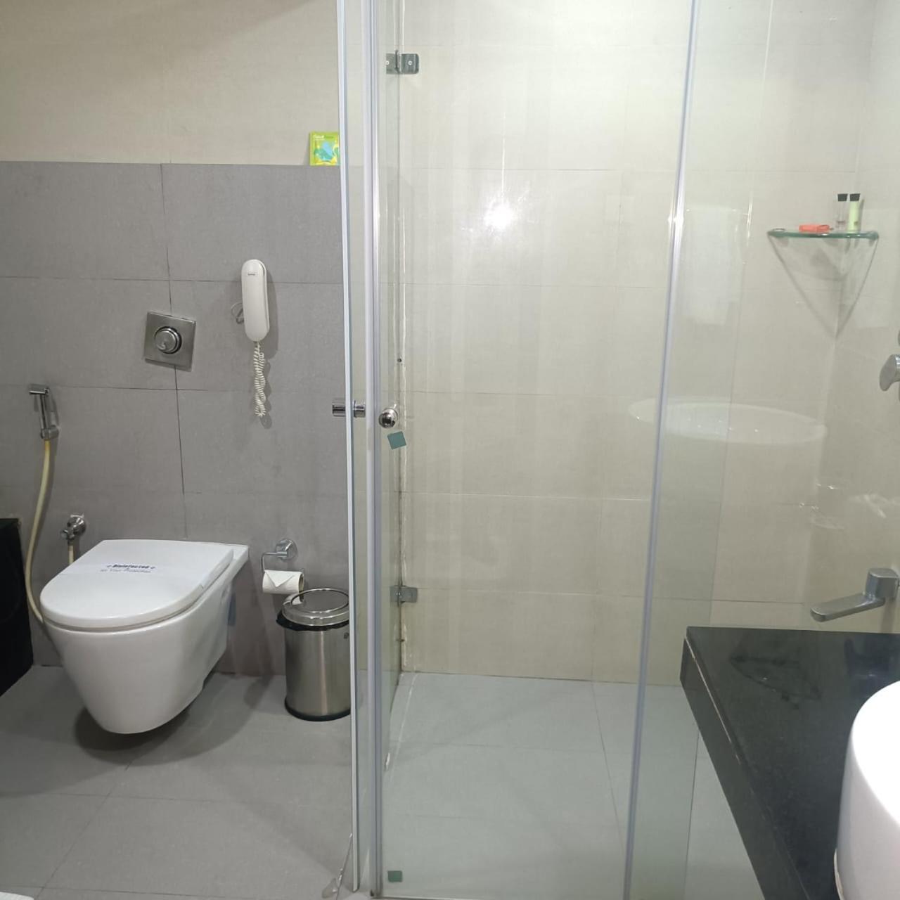 Royal Park Kakinada Hotel Екстериор снимка