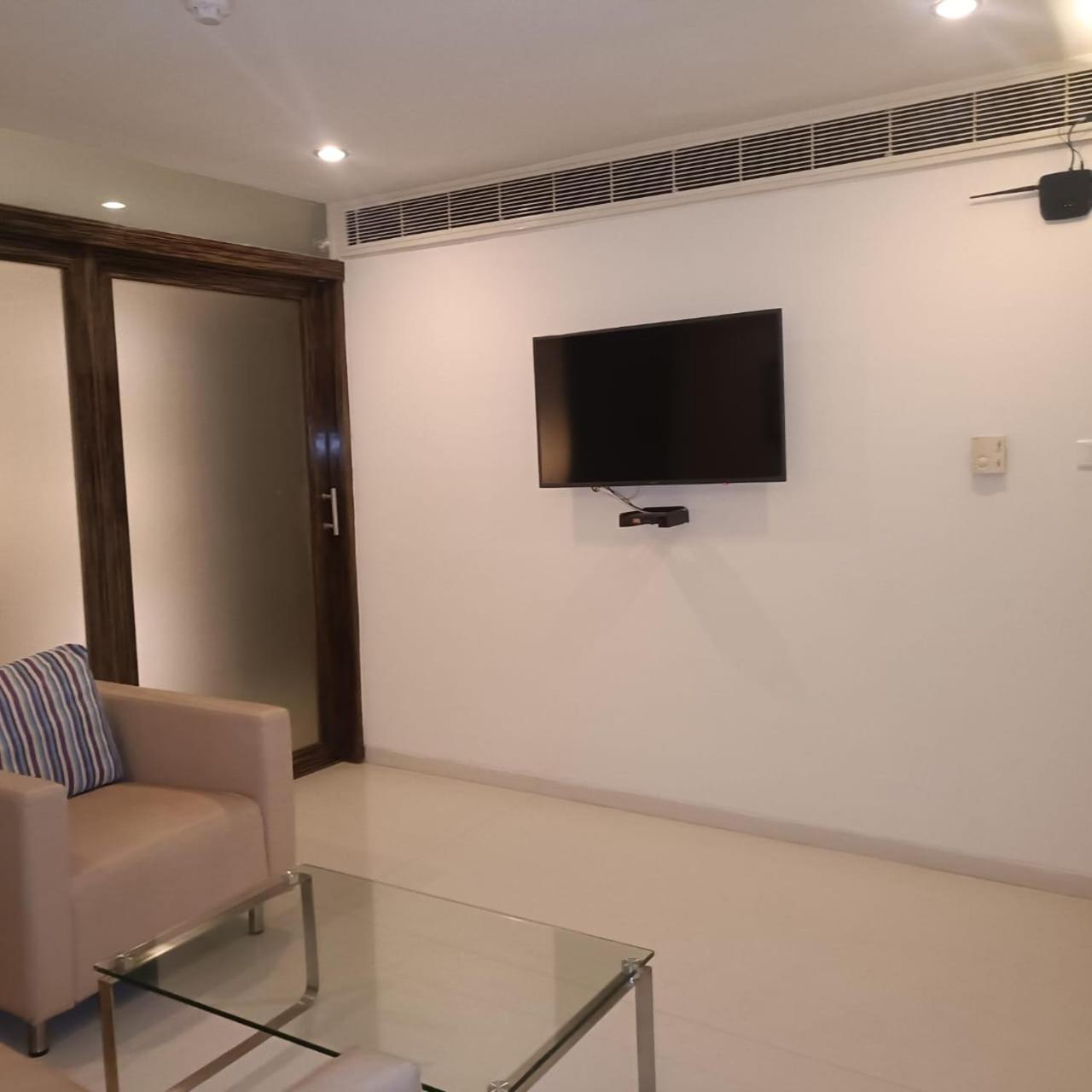 Royal Park Kakinada Hotel Екстериор снимка