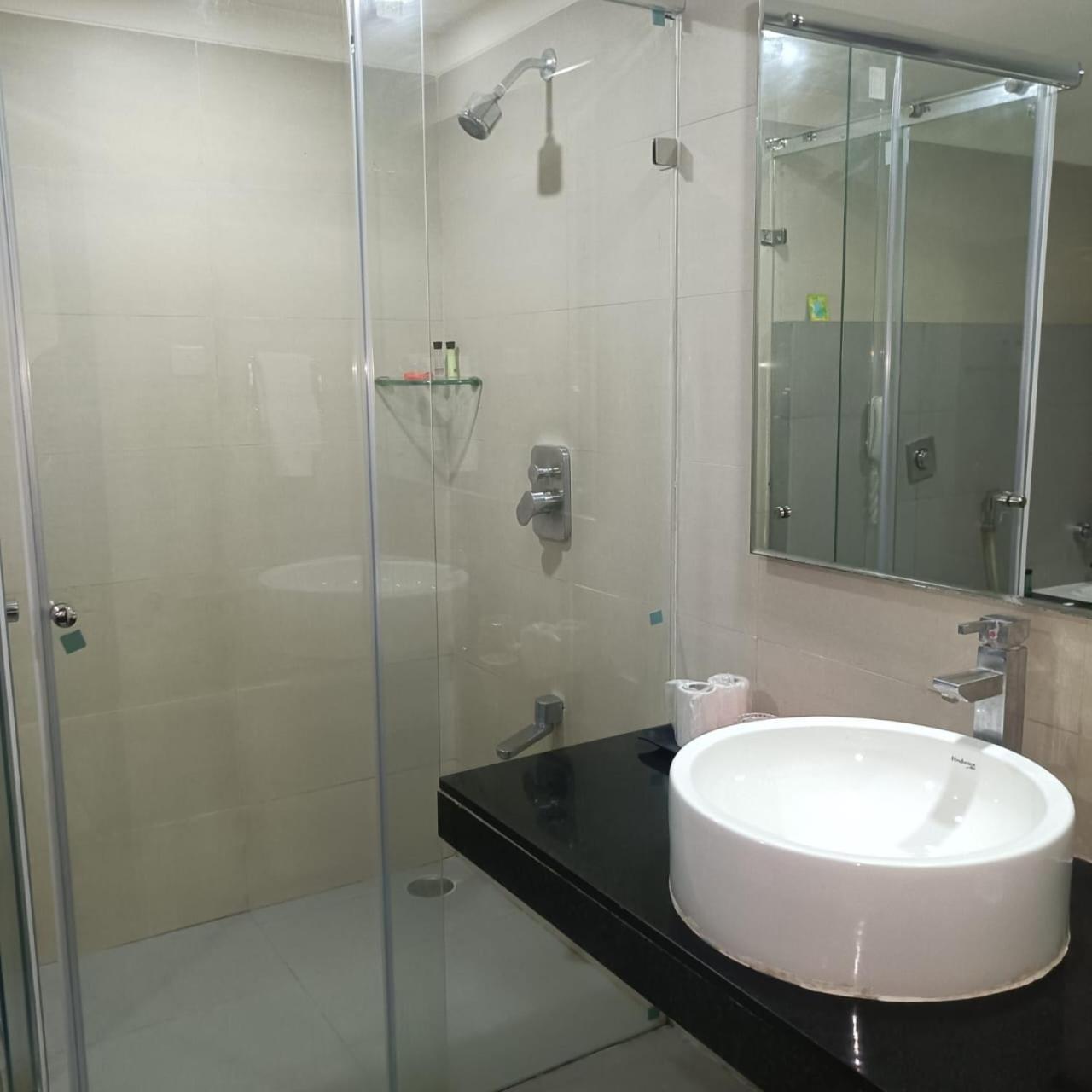 Royal Park Kakinada Hotel Екстериор снимка