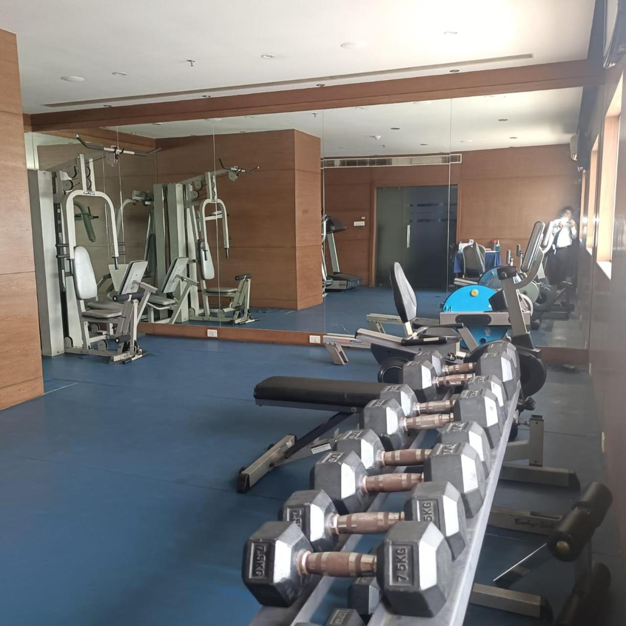 Royal Park Kakinada Hotel Екстериор снимка