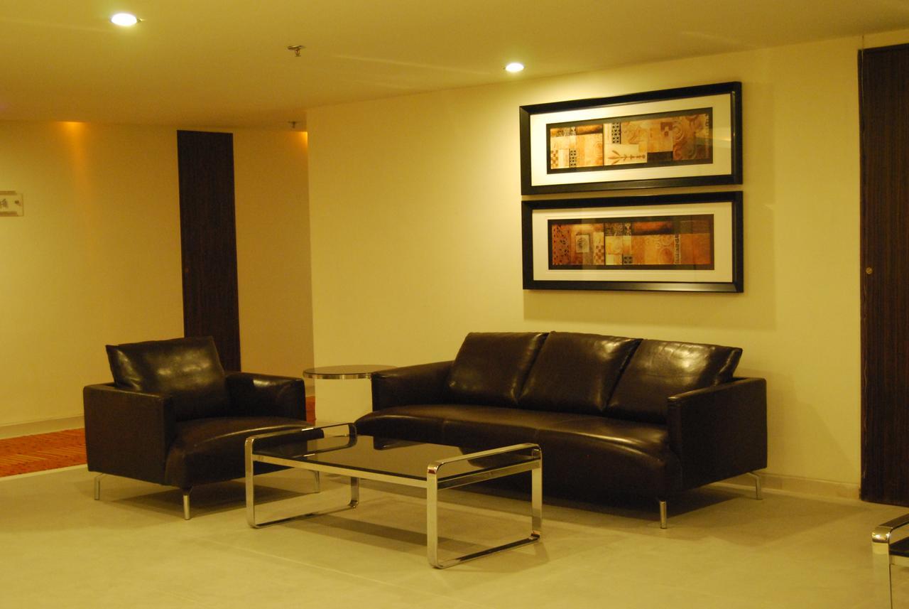 Royal Park Kakinada Hotel Екстериор снимка