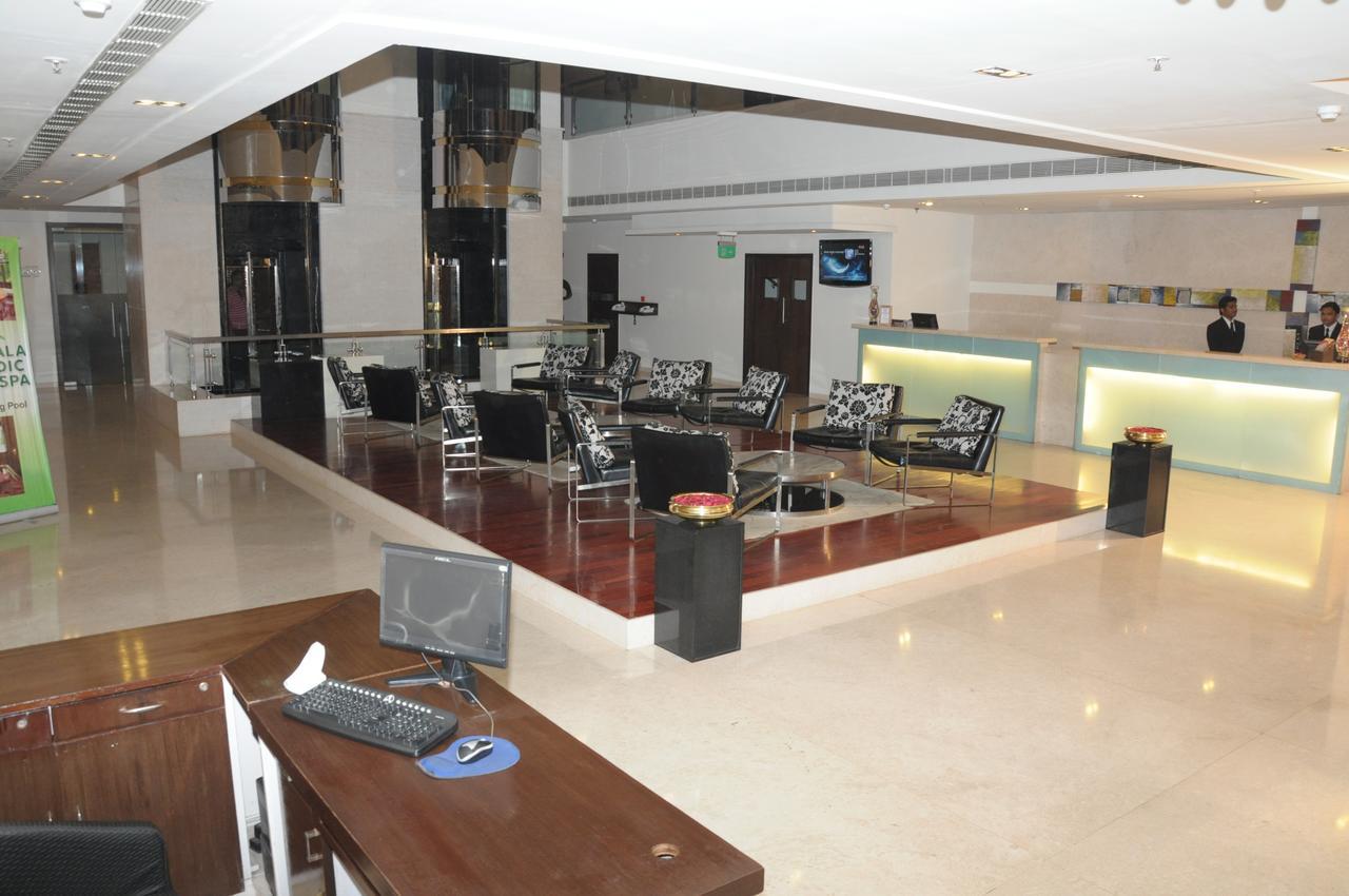 Royal Park Kakinada Hotel Екстериор снимка