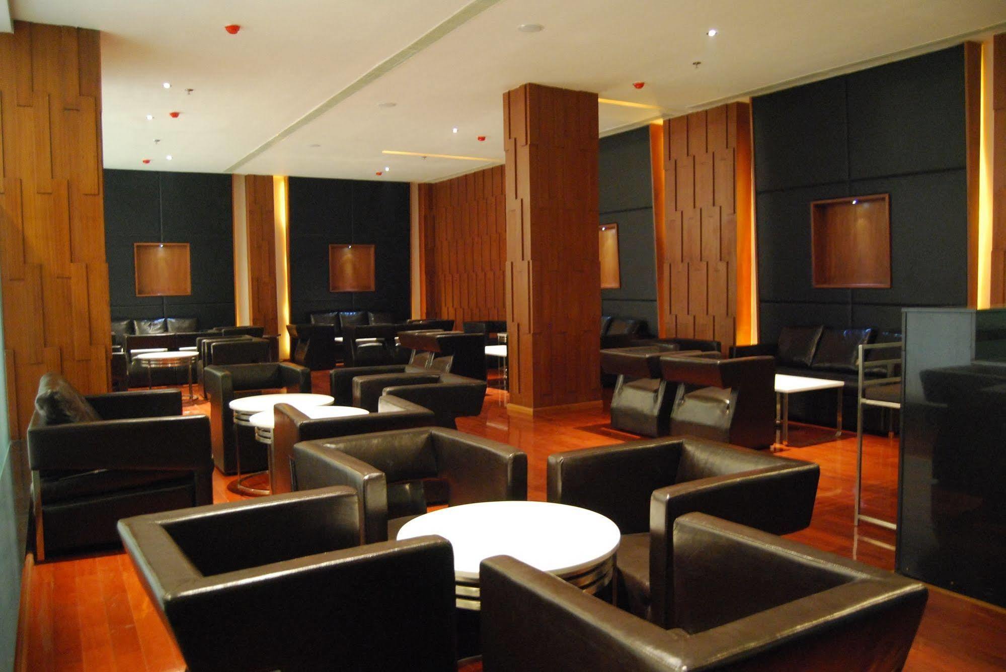 Royal Park Kakinada Hotel Екстериор снимка