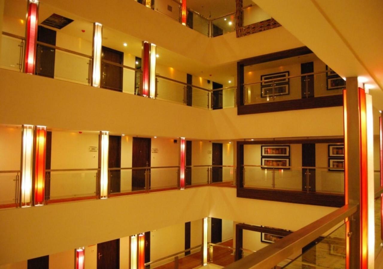 Royal Park Kakinada Hotel Екстериор снимка