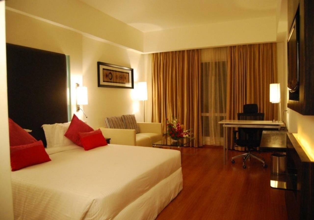 Royal Park Kakinada Hotel Екстериор снимка