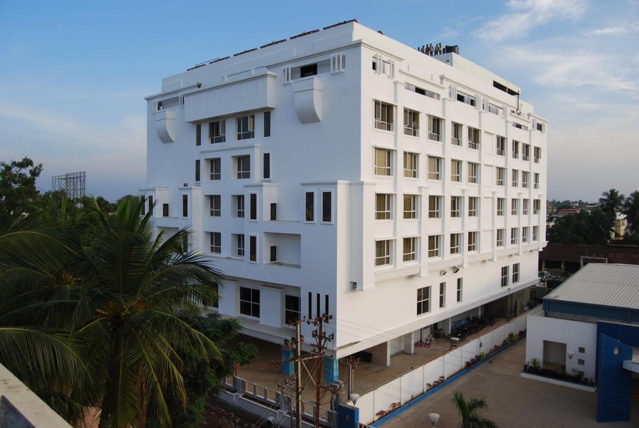 Royal Park Kakinada Hotel Екстериор снимка