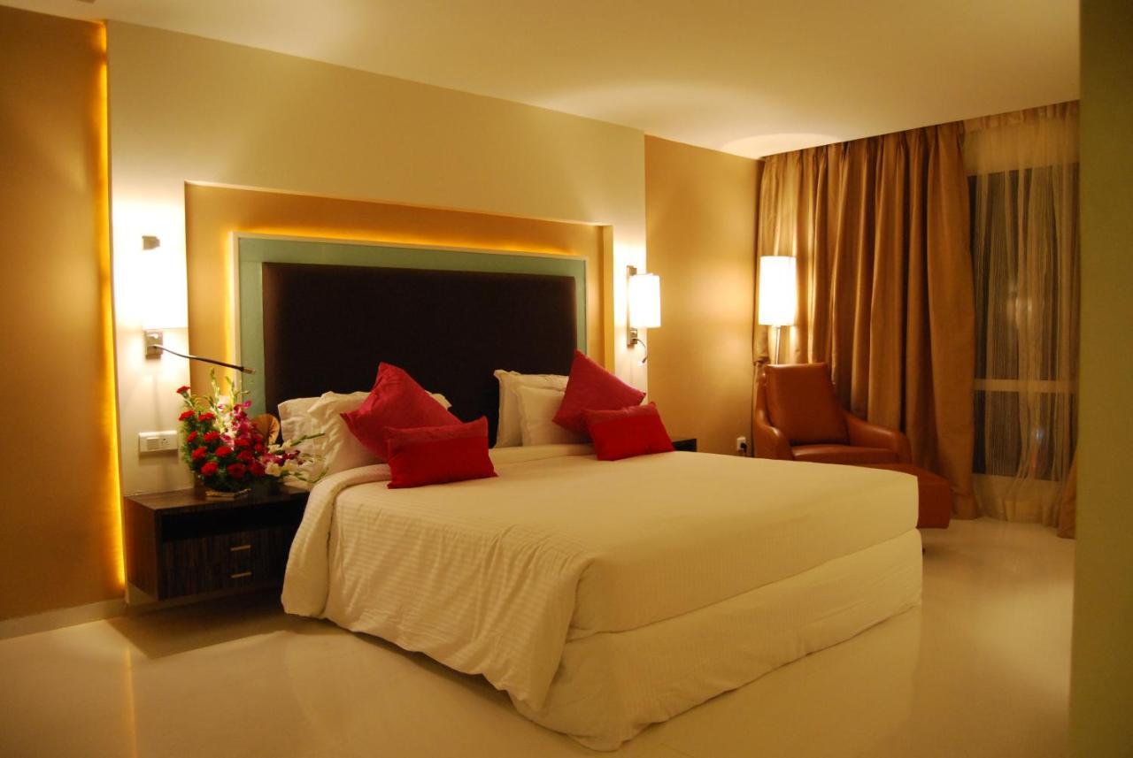 Royal Park Kakinada Hotel Екстериор снимка